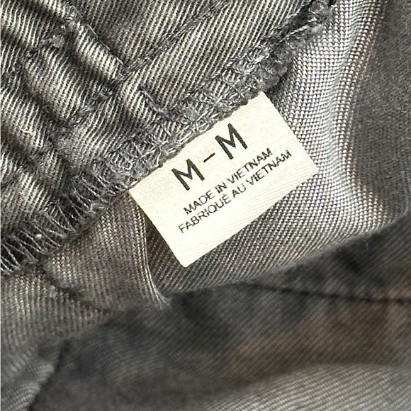 BDG by Urban Outfitters Blair Pleated Cuffed Chino Shorts in Grey Women’s Medium - Picture 6 of 6